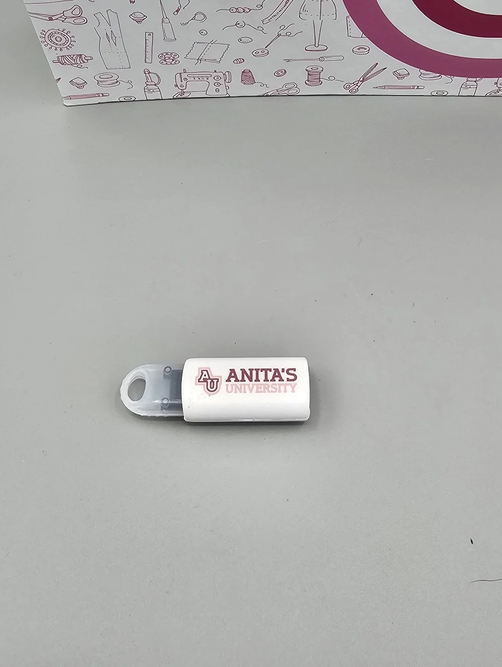 Anita Goodesign‎ Digitizing 102 EMBROIDERY MADE EASY II Book & USB STICK